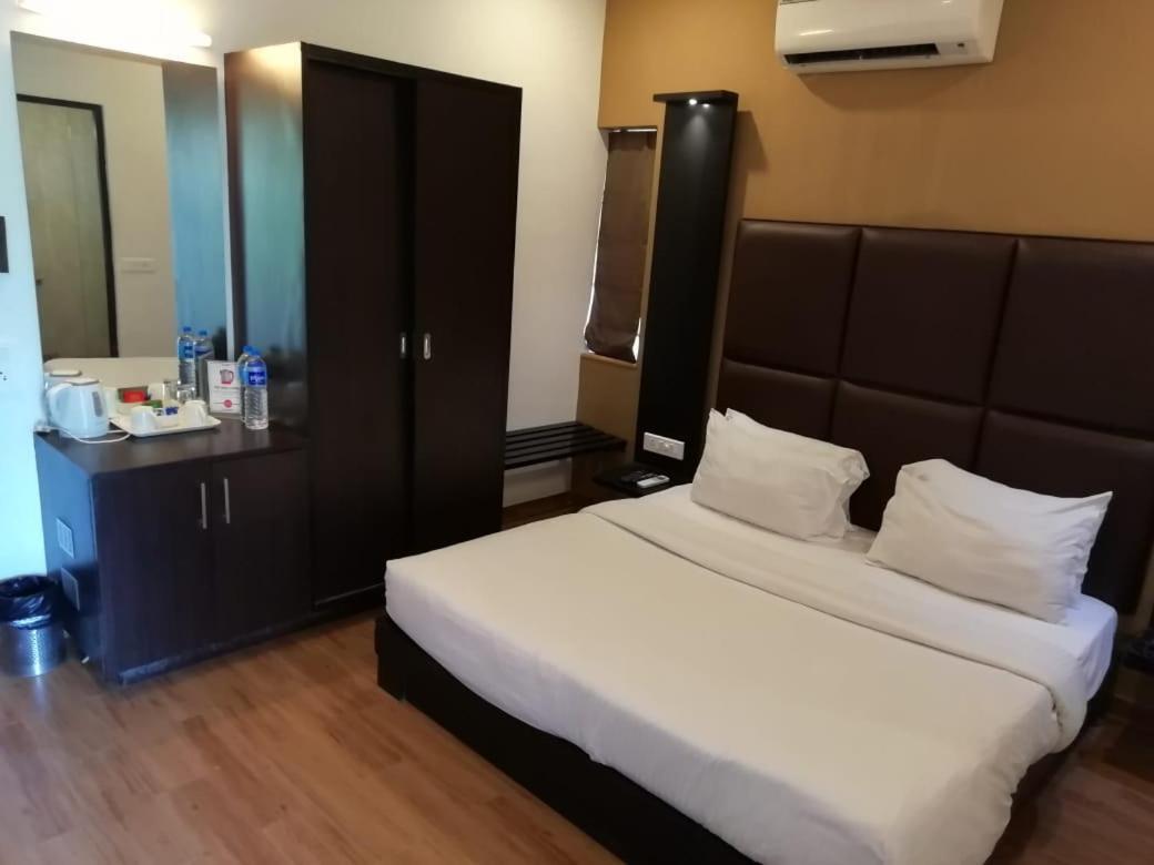 Sinq Beach Resort Calangute Zewnętrze zdjęcie
